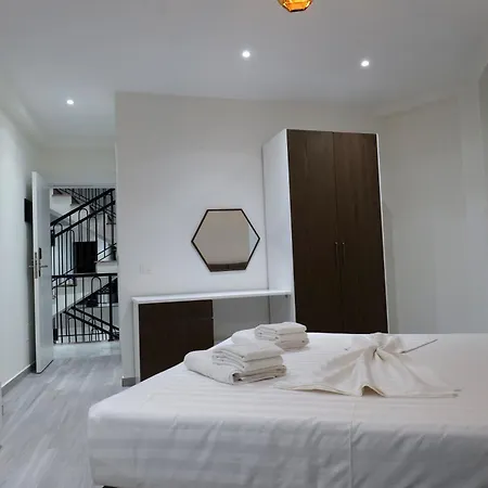 Hotell The Honeycomb Boutique Golem (Tirana)