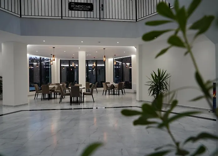 The Honeycomb Boutique 5*