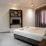 The Honeycomb Boutique 5*