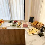 The Honeycomb Boutique 5*