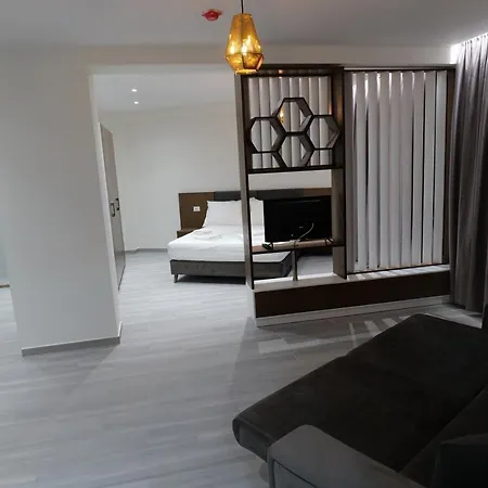 The Honeycomb Boutique 5*