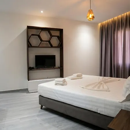 The Honeycomb Boutique 5*
