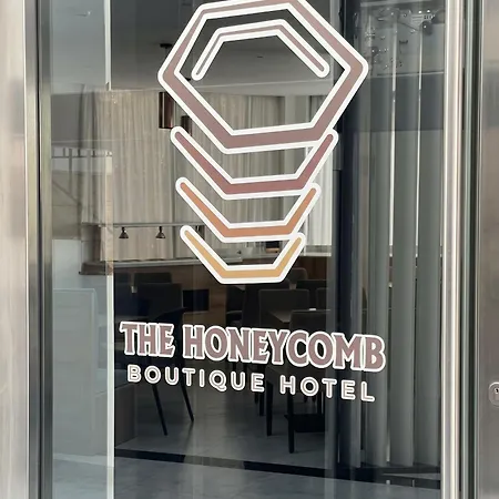 Hotel The Honeycomb Boutique Golem (Tirana)