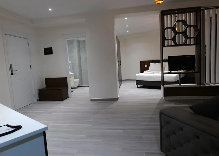 The Honeycomb Boutique