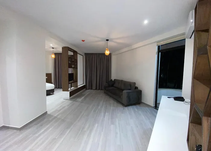 The Honeycomb Boutique 5*