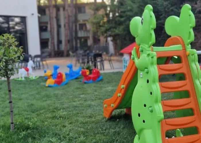 The Honeycomb Boutique 5*