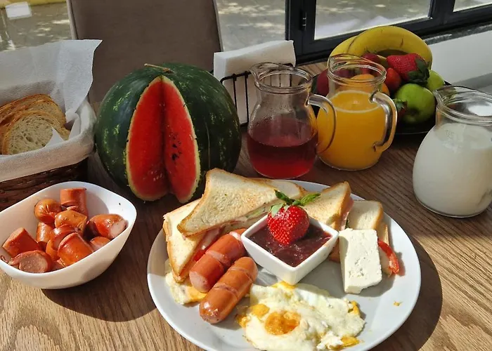 Hotel The Honeycomb Boutique Golem (Tirana)